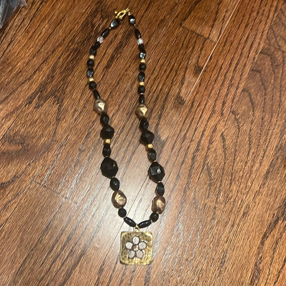 Flower Pendant Necklace